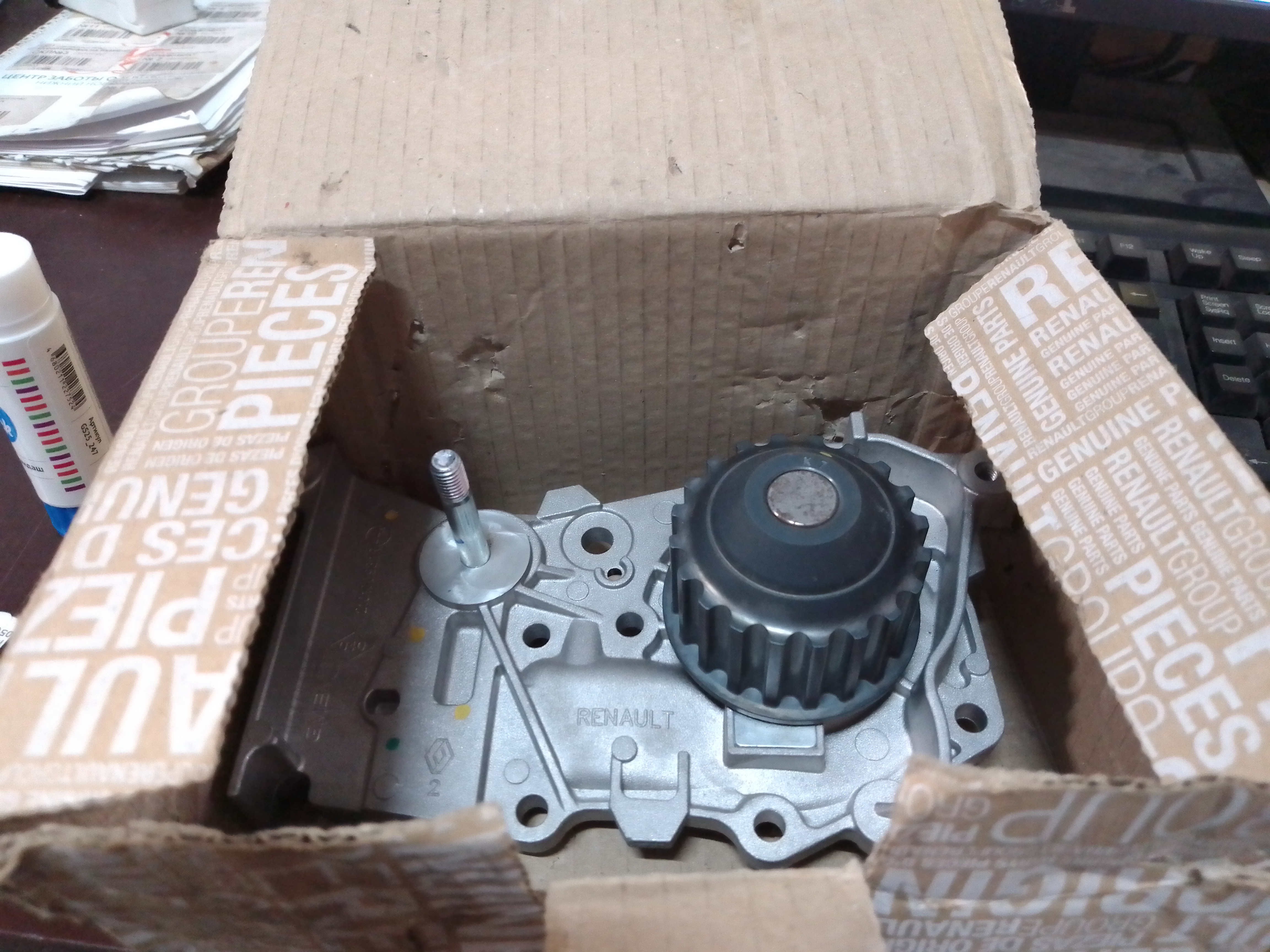 

УЦЕНКА,НАСОС ВОДЯНОЙ RENAULT CLIO/LAGUNA/MEGANE 1.4/1.6 16V 97,БЕЗ ПРОКЛАДКИ, 210105707RY