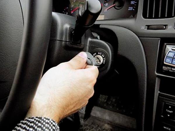 pochemu ne povorachivaetsya klyuch v zamke